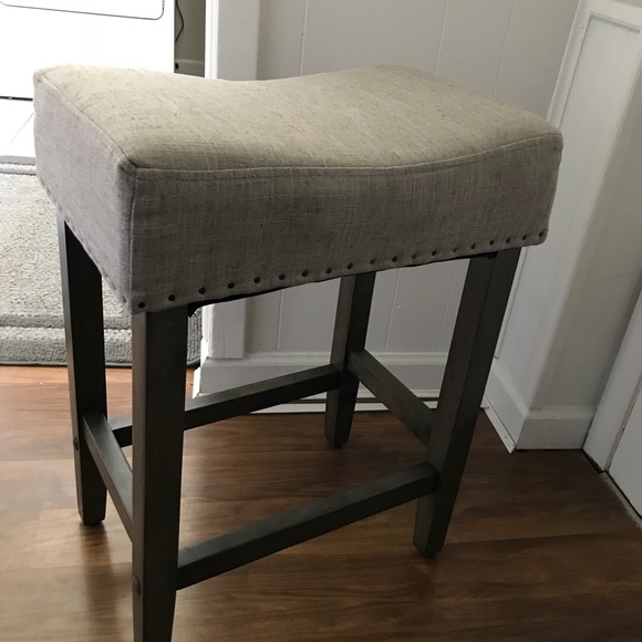 SOLD/Stool - Picture 2 of 2